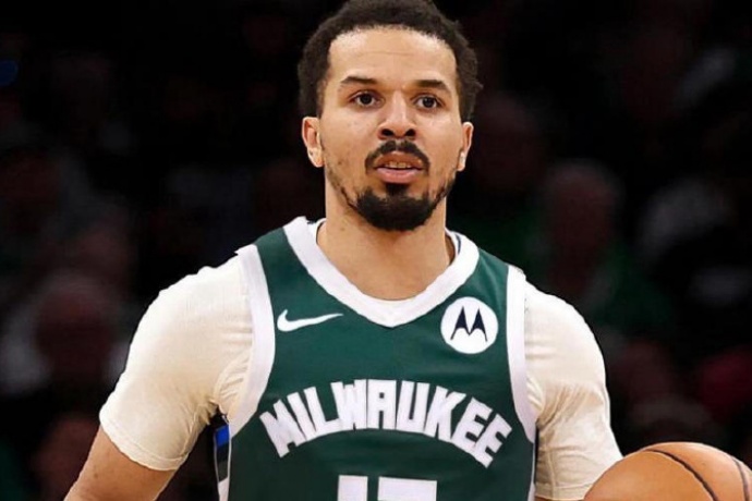 雄鹿官宣科尔·安东尼加盟:补强后场,冲击新赛季 雄鹿官宣科尔·安东尼加盟:补强后场,冲击新赛季