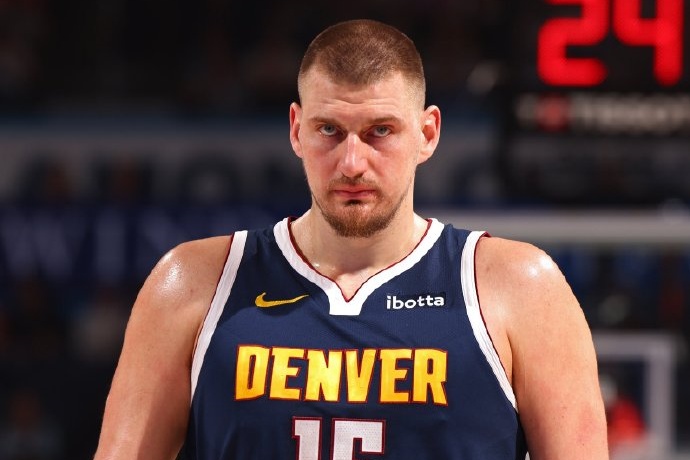 约基奇抵达广州,开启为期5天的中国行 约基奇抵达广州,开启为期5天的中国行