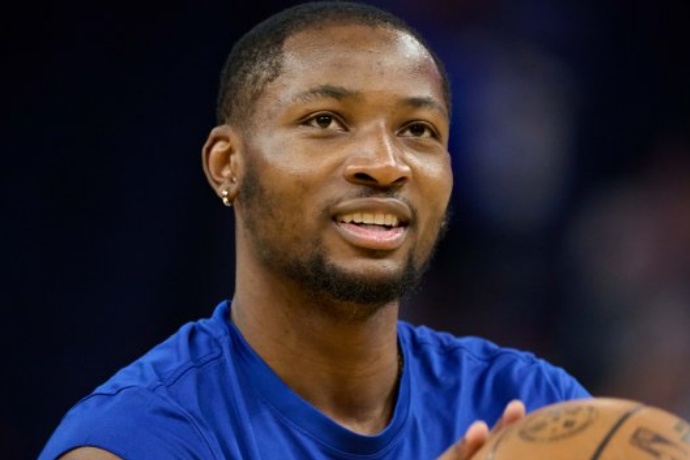 薪资分歧下的库明加困境:勇士续约僵局待破 薪资分歧下的库明加困境:勇士续约僵局待破